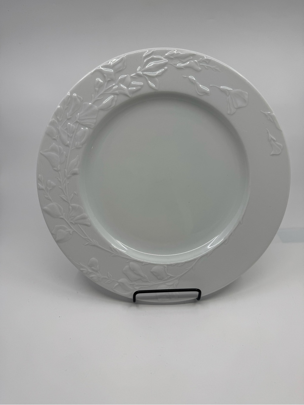 Philippe Deshoulieres Promenade White Limoges France Dinner Plate